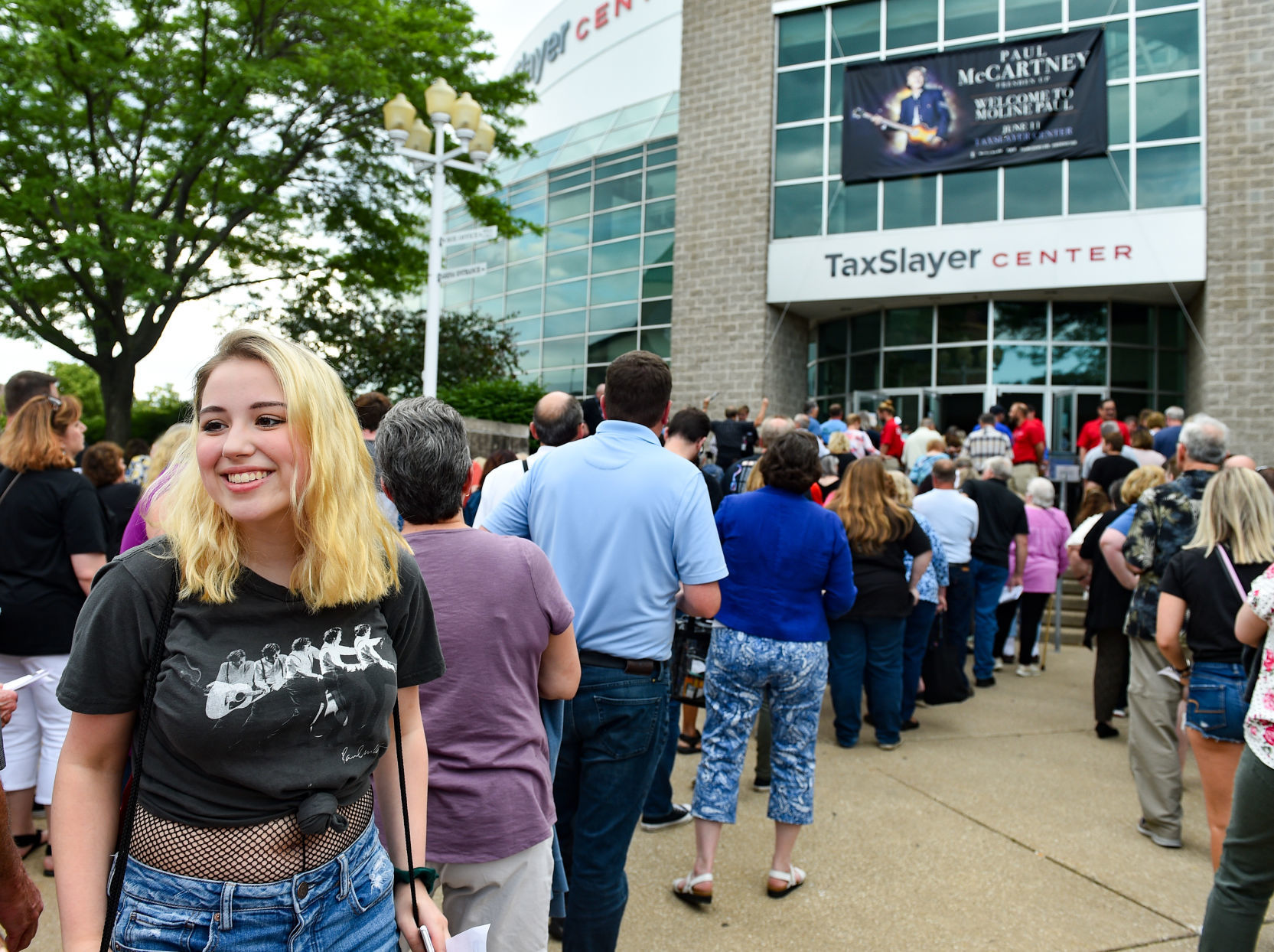 061219-McCartney-Fans-024a.jpg